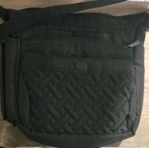 Lug flutter crossbody